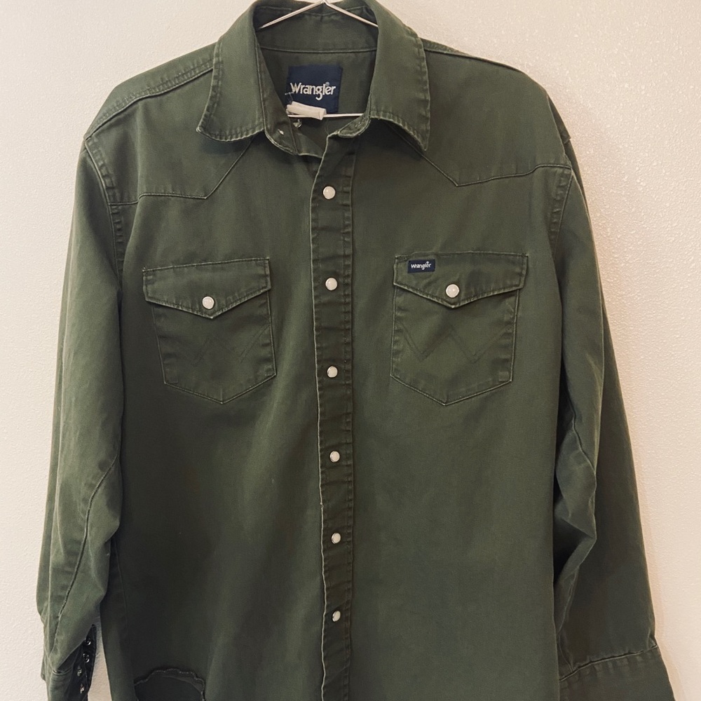Wrangler Shirt- Great Condition!